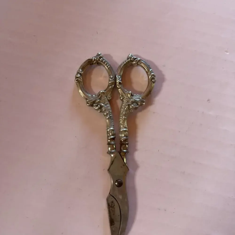 Antique Floral Grape and Vine Sterling Silver shear Scissors